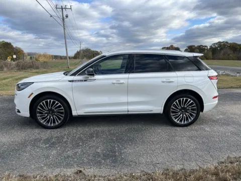 Photos of 2022 Lincoln Corsair Reserve for sale in Martin, TN at Taylor Automotive