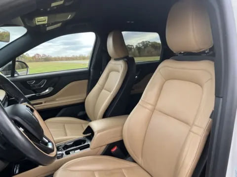 More photos of 2022 Lincoln Corsair Reserve at Taylor Automotive, TN