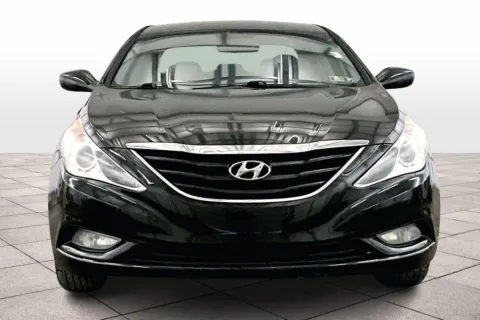 More photos of 2013 Hyundai Sonata GLS PZEV at Bob Ruth Ford Dillsburg, PA