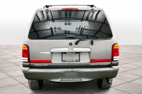 More photos of 2000 Mercury Mountaineer at Bob Ruth Ford Dillsburg, PA