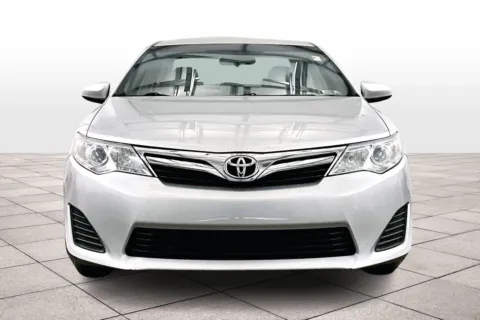 More photos of 2012 Toyota Camry LE at Bob Ruth Ford Dillsburg, PA