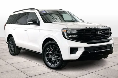 Photos of 2025 Ford Expedition Platinum for sale in Dillsburg, PA at Bob Ruth Ford Dillsburg