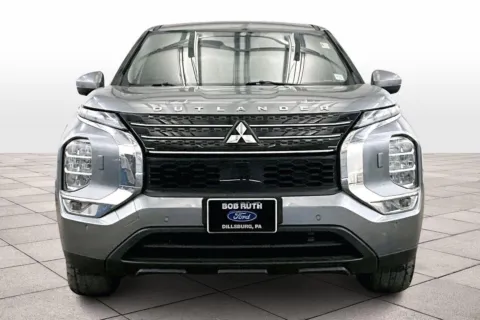 More photos of 2022 Mitsubishi Outlander SE at Bob Ruth Ford Dillsburg, PA