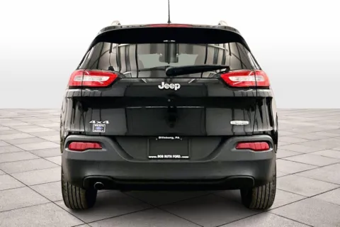 More photos of 2017 Jeep Cherokee Latitude at Bob Ruth Ford Dillsburg, PA