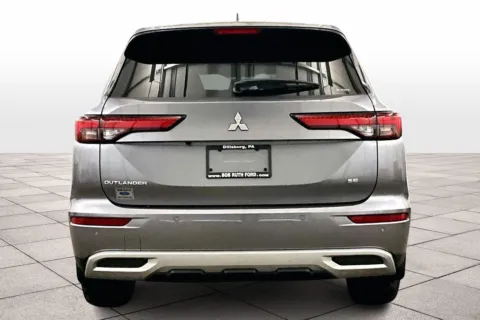 More photos of 2022 Mitsubishi Outlander SE at Bob Ruth Ford Dillsburg, PA