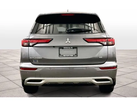 More photos of 2022 Mitsubishi Outlander SE at Bob Ruth Ford Dillsburg, PA