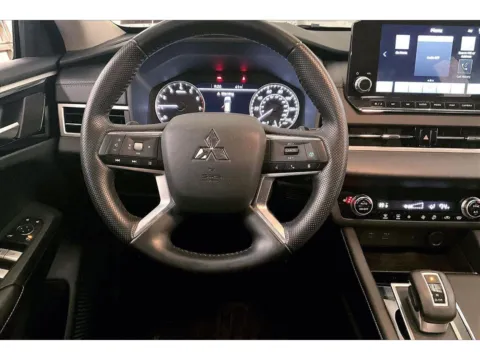 More photos of 2022 Mitsubishi Outlander SE at Bob Ruth Ford Dillsburg, PA