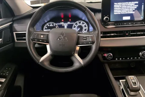 More photos of 2023 Mitsubishi Outlander SE at Bob Ruth Ford Dillsburg, PA