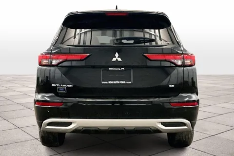 More photos of 2023 Mitsubishi Outlander SE at Bob Ruth Ford Dillsburg, PA