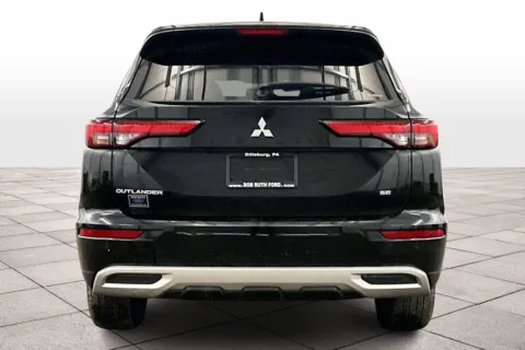 More photos of 2023 Mitsubishi Outlander SE at Bob Ruth Ford Dillsburg, PA