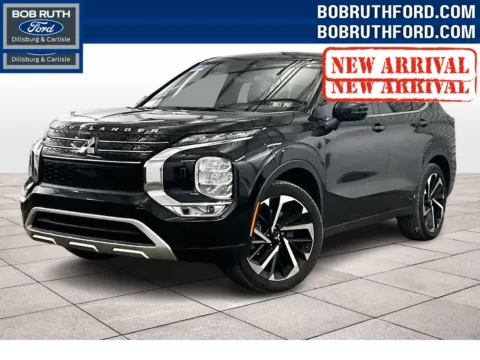 Black 2023 Mitsubishi Outlander SE for sale in Dillsburg, PA