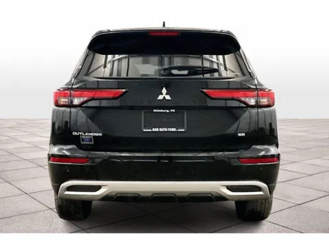 More photos of 2023 Mitsubishi Outlander SE at Bob Ruth Ford Dillsburg, PA