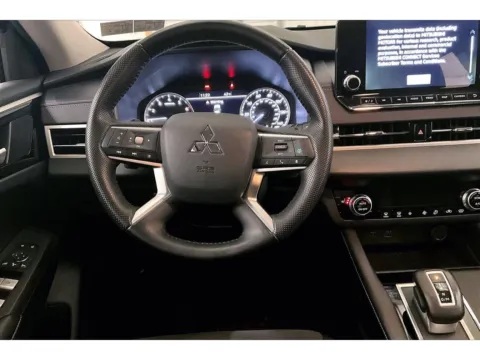 More photos of 2023 Mitsubishi Outlander SE at Bob Ruth Ford Dillsburg, PA