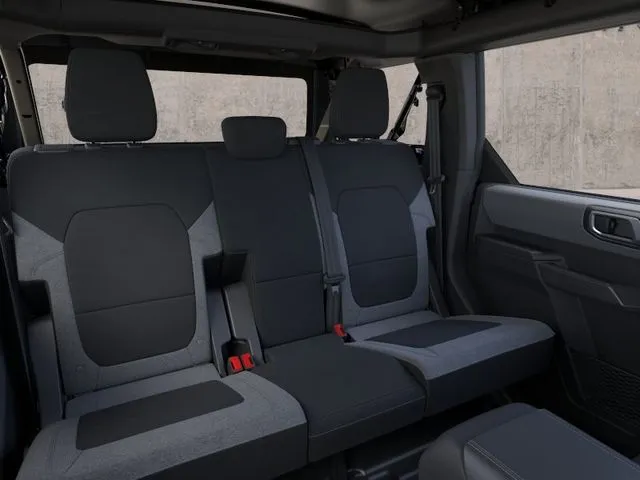 2025 Ford Bronco 4-Door Base - Photo 11