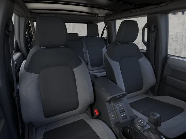 2025 Ford Bronco 4-Door Base - Photo 10