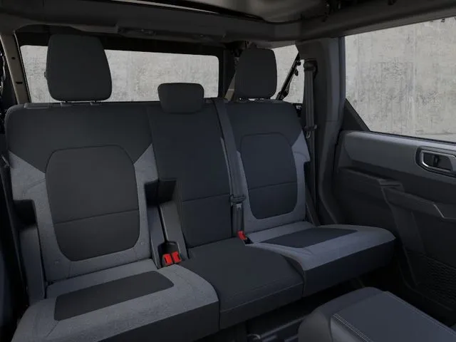 2025 Ford Bronco 4-Door Base - Photo 11
