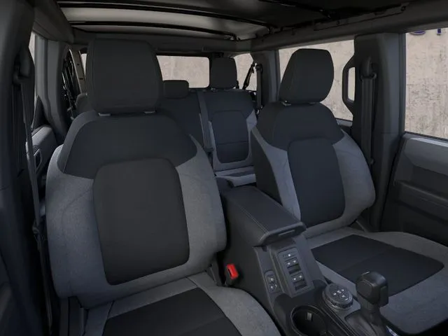 2025 Ford Bronco 4-Door Base - Photo 10