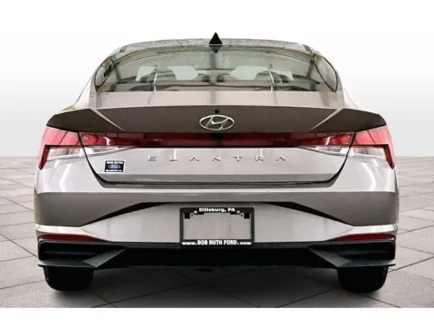 More photos of 2022 Hyundai Elantra SEL at Bob Ruth Ford Dillsburg, PA