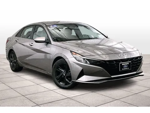 Photos of 2022 Hyundai Elantra SEL for sale in Dillsburg, PA at Bob Ruth Ford Dillsburg