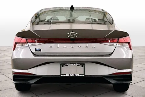More photos of 2022 Hyundai Elantra SEL at Bob Ruth Ford Dillsburg, PA