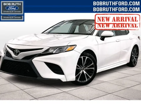 White 2019 Toyota Camry SE for sale in Dillsburg, PA