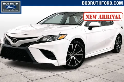White 2019 Toyota Camry SE for sale in Dillsburg, PA