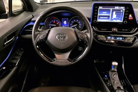 More photos of 2020 Toyota C-HR XLE at Bob Ruth Ford Dillsburg, PA