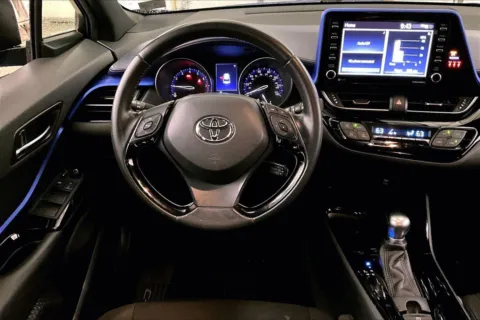 More photos of 2020 Toyota C-HR XLE at Bob Ruth Ford Dillsburg, PA