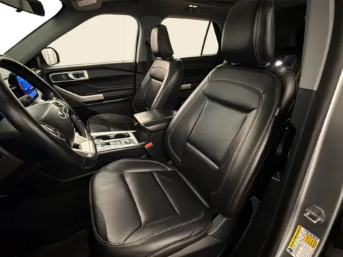 More photos of 2022 Ford Explorer XLT at Bob Ruth Ford Dillsburg, PA