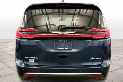 More photos of 2024 Chrysler Pacifica Hybrid Select at Bob Ruth Ford Dillsburg, PA