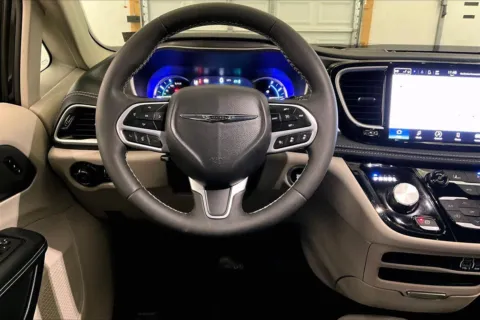 More photos of 2023 Chrysler Pacifica Hybrid Touring L at Bob Ruth Ford Dillsburg, PA