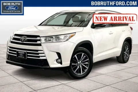 White 2017 Toyota Highlander XLE for sale in Dillsburg, PA