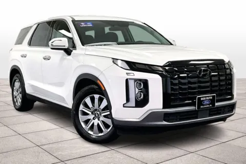 Photos of 2023 Hyundai Palisade SE for sale in Dillsburg, PA at Bob Ruth Ford Dillsburg