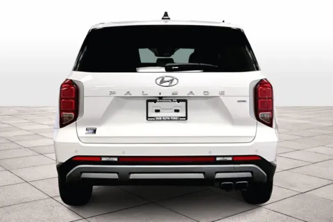More photos of 2023 Hyundai Palisade SE at Bob Ruth Ford Dillsburg, PA