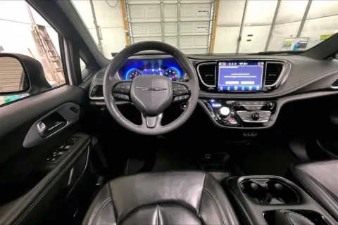 More photos of 2023 Chrysler Pacifica Touring L at Bob Ruth Ford Dillsburg, PA