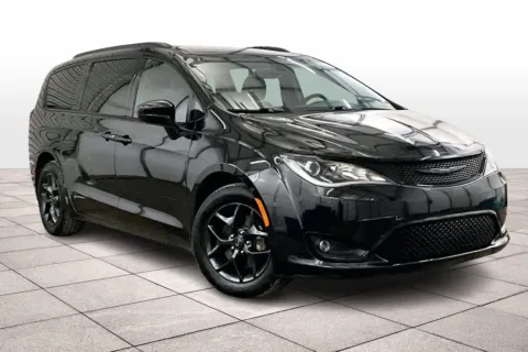 Photos of 2020 Chrysler Pacifica Touring L for sale in Dillsburg, PA at Bob Ruth Ford Dillsburg