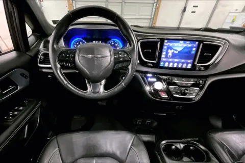 More photos of 2020 Chrysler Pacifica Touring L at Bob Ruth Ford Dillsburg, PA