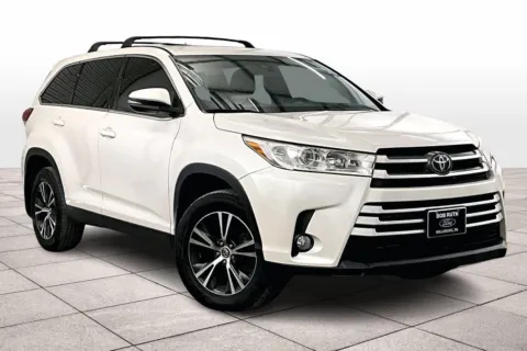 Photos of 2019 Toyota Highlander LE Plus for sale in Dillsburg, PA at Bob Ruth Ford Dillsburg
