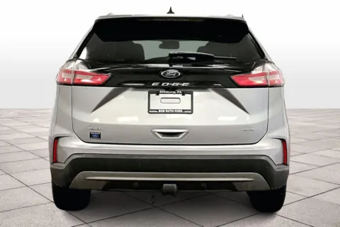 More photos of 2022 Ford Edge SEL at Bob Ruth Ford Dillsburg, PA
