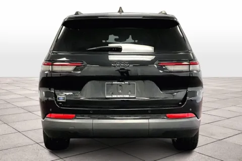 More photos of 2023 Jeep Grand Cherokee L Altitude at Bob Ruth Ford Dillsburg, PA