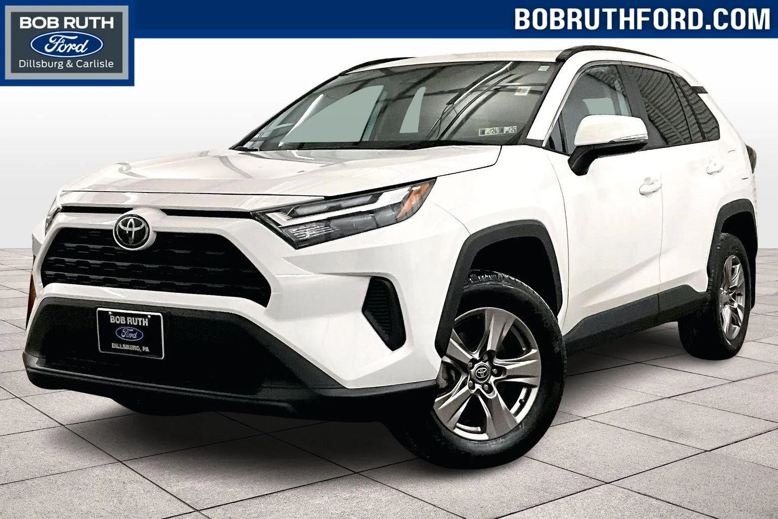2023 Toyota RAV4 XLE's photo