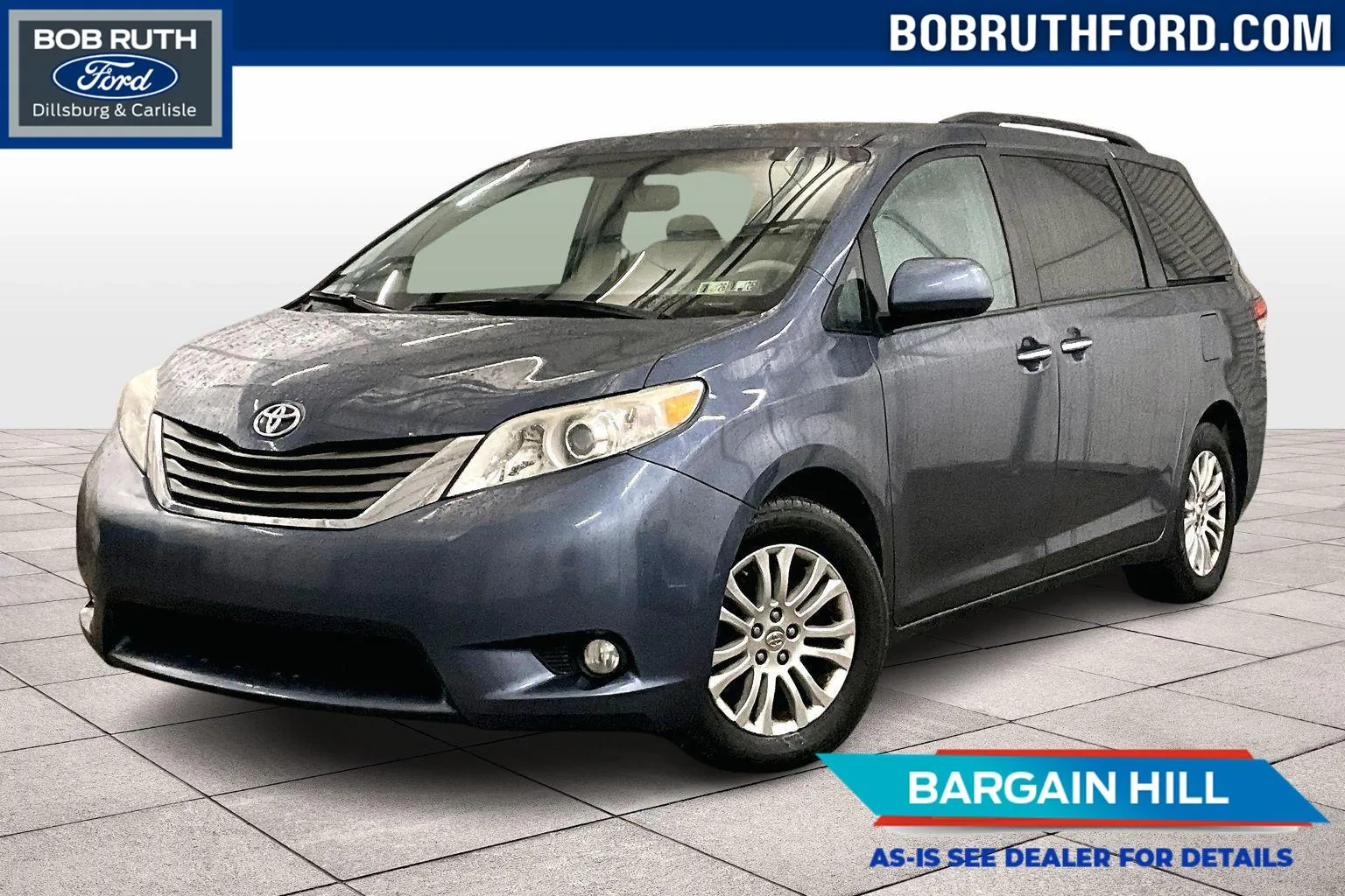 2014 Toyota Sienna XLE's photo