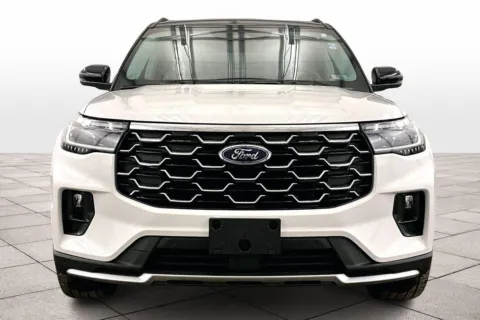 Another view of 2026 Ford Explorer Platinum for sale in Dillsburg, PA at Bob Ruth Ford Dillsburg