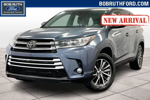Blue 2019 Toyota Highlander XLE for sale in Dillsburg, PA