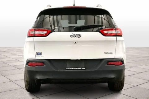 More photos of 2017 Jeep Cherokee Latitude at Bob Ruth Ford Dillsburg, PA