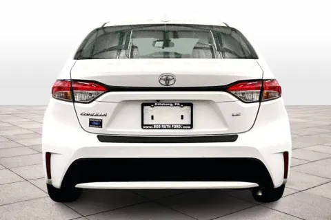 More photos of 2021 Toyota Corolla LE at Bob Ruth Ford Dillsburg, PA