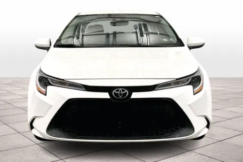 More photos of 2021 Toyota Corolla LE at Bob Ruth Ford Dillsburg, PA