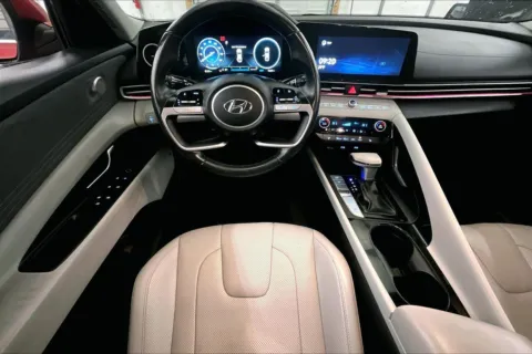 More photos of 2021 Hyundai Elantra Limited at Bob Ruth Ford Dillsburg, PA