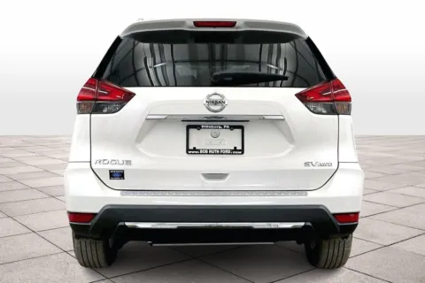 More photos of 2018 Nissan Rogue SV at Bob Ruth Ford Dillsburg, PA