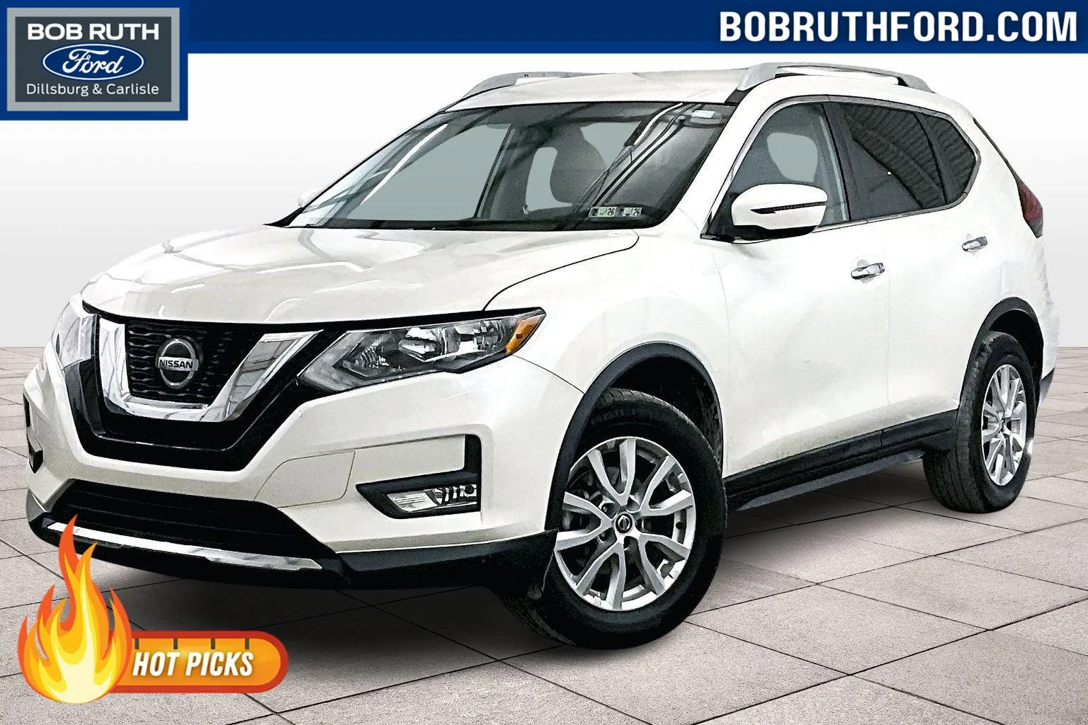 White 2018 Nissan Rogue SV for sale in Dillsburg, PA